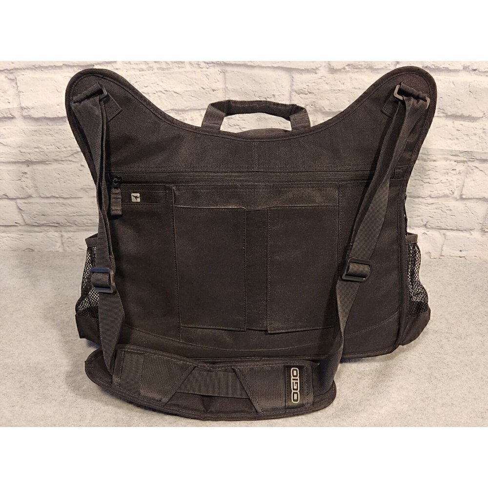 OGIO Coors Light Messenger Bag Black Padded Laptop - Picture 11 of 16